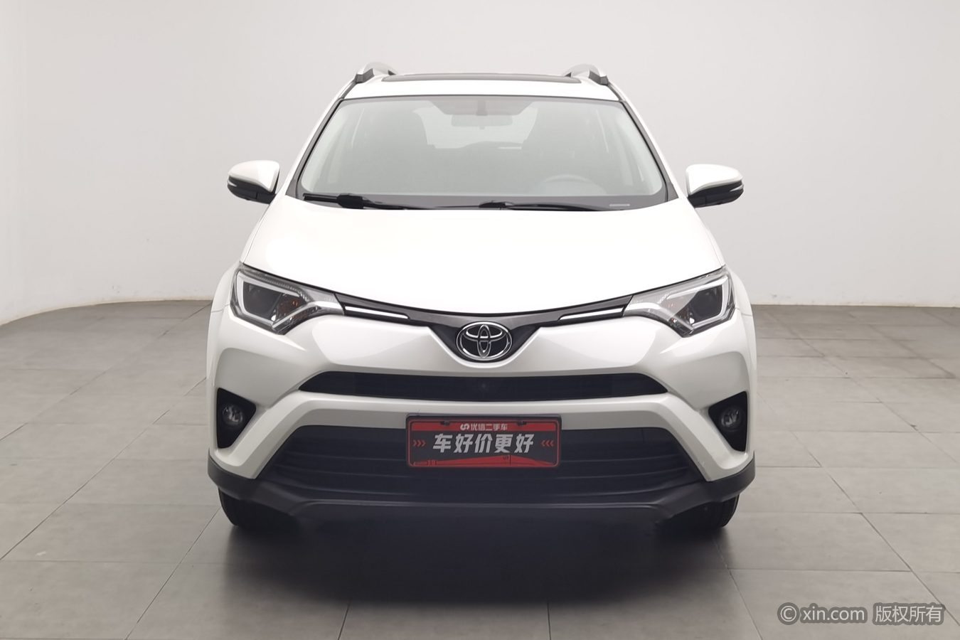 Toyota RAV4 2017 صورة سيارة #4
