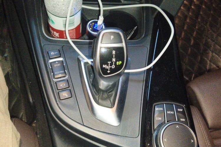 BMW 3 Series 2018 #14 BMW 3 Series 2018 car image #14