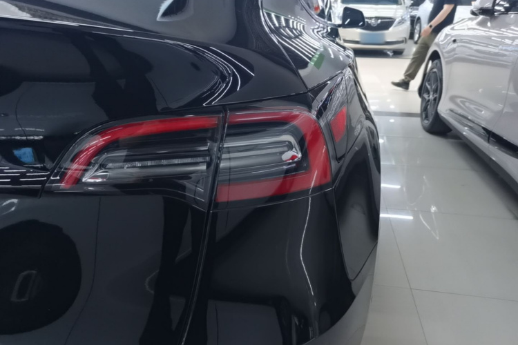 Tesla Model Y 2023 #8 Tesla Model Y 2023 immagine di auto #8