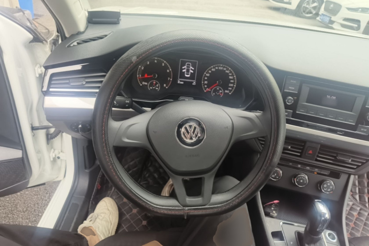 Volkswagen Bora 2019 car image #11