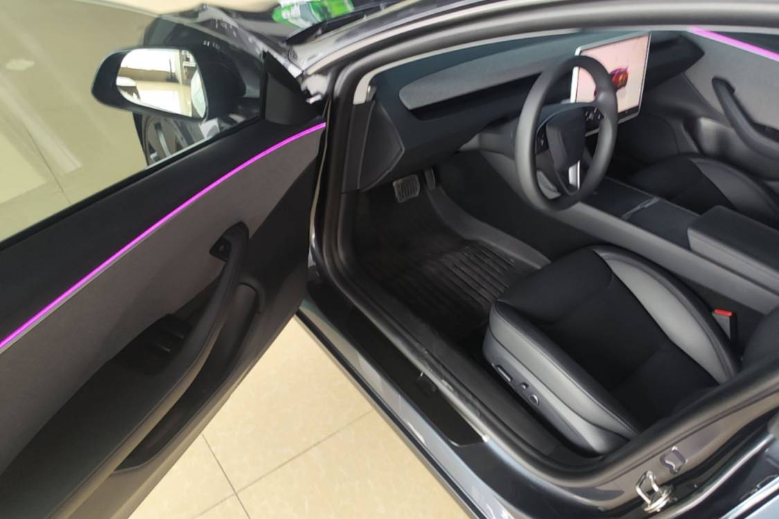 Tesla Model 3 2024 car image #12
