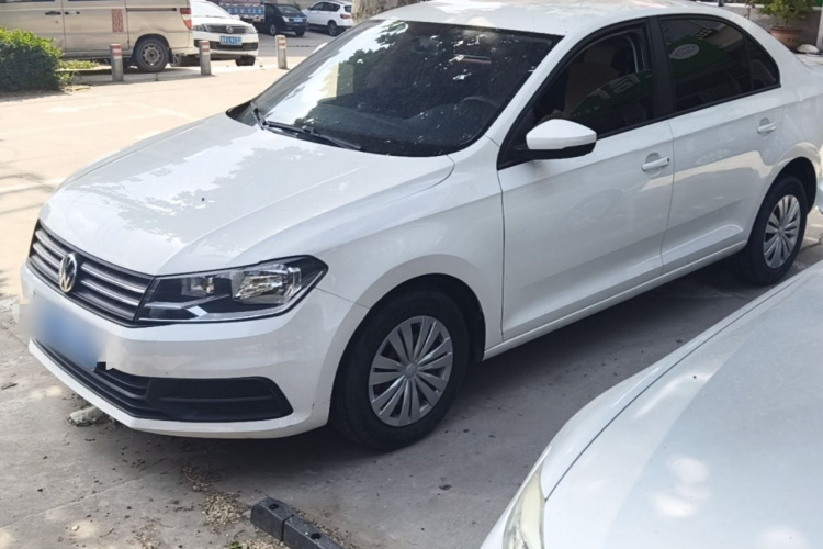 Volkswagen Santana 2018 car image #2