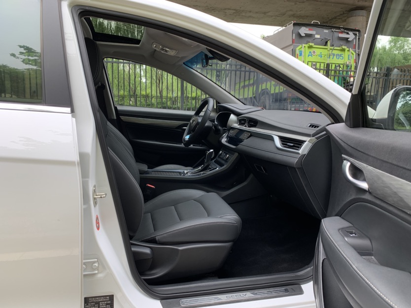 GEELY Emgrand 2019 car image #10
