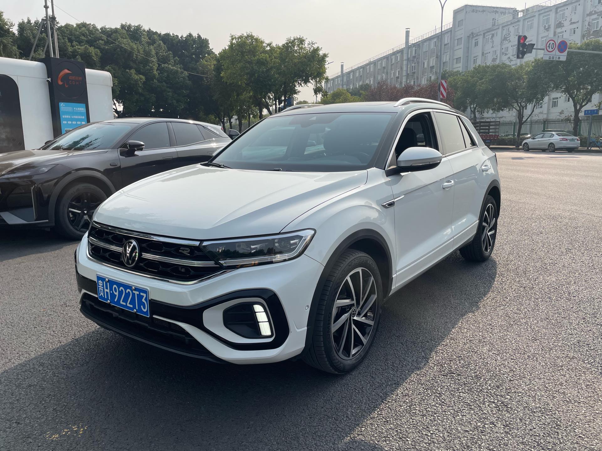 Volkswagen T-Roc 2024 Volkswagen T-Roc 2024 car image
