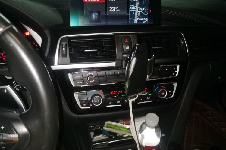 BMW 3 Series 2019 car image #15