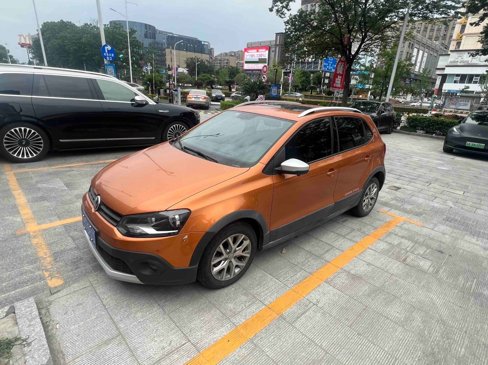 Volkswagen Polo 2016 car image 