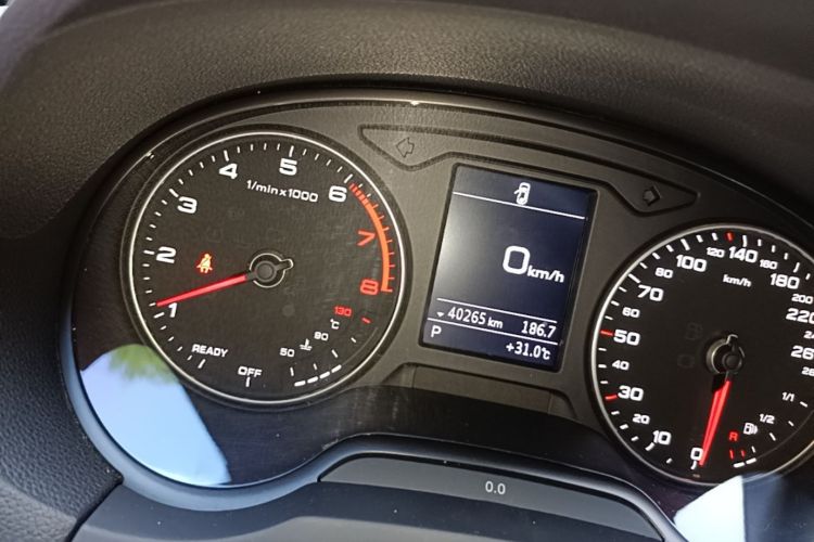 Audi A3 2018 immagine di auto #12