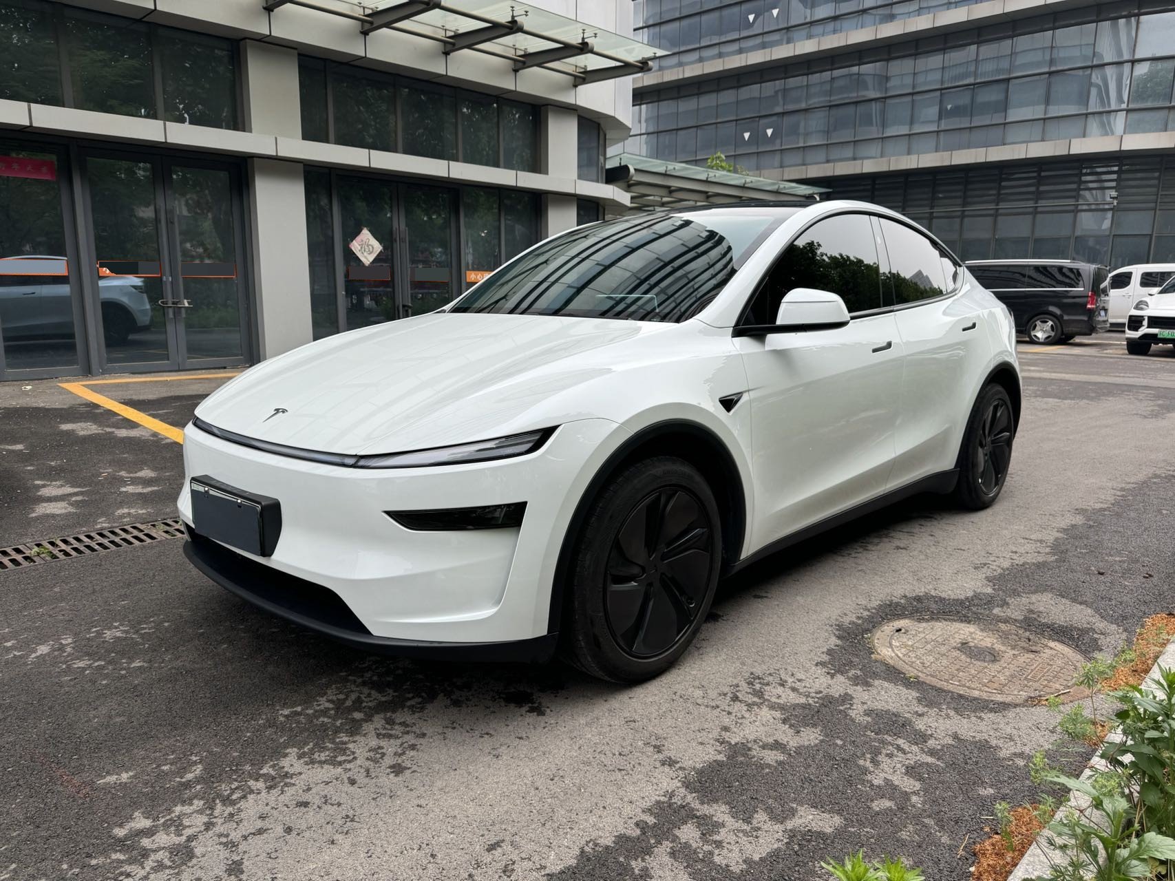 Tesla Model Y 2026 car image 