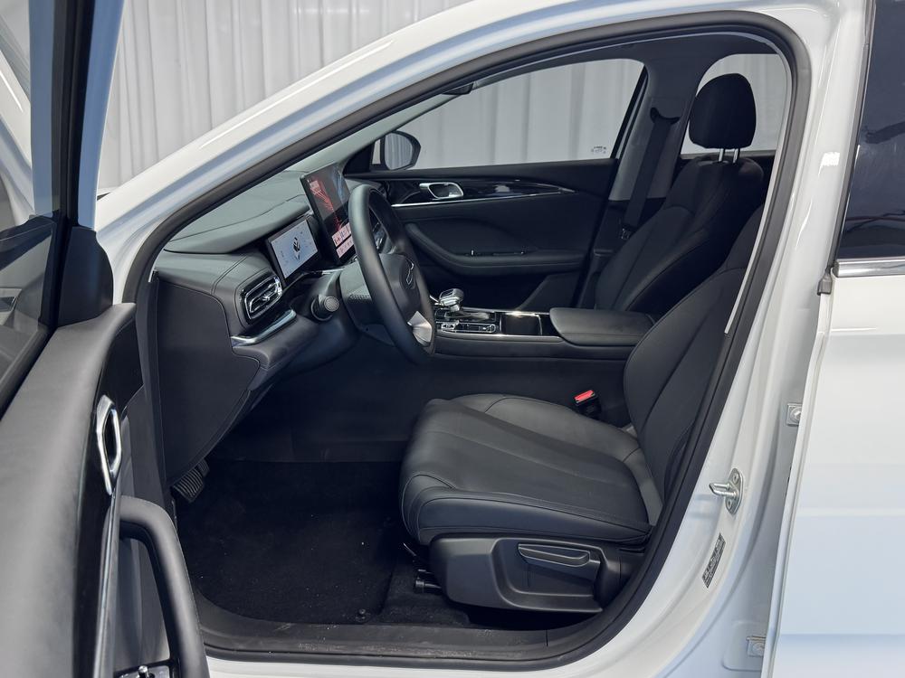 GEELY Emgrand 2026 #17 GEELY Emgrand 2026 car image #17