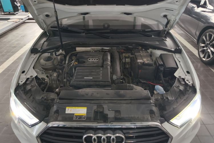Audi A3 2018 car image #22