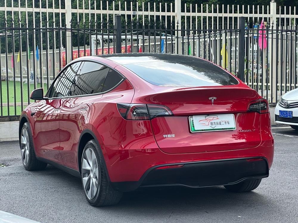 Tesla Model Y 2022 car image #4