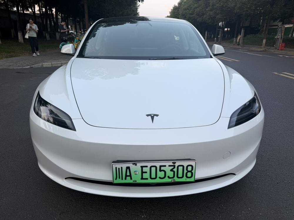 Tesla Model 3 2025 #2 Tesla Model 3 2025 car image #2