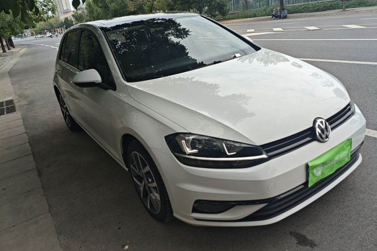 Volkswagen Golf 2020 car image #4