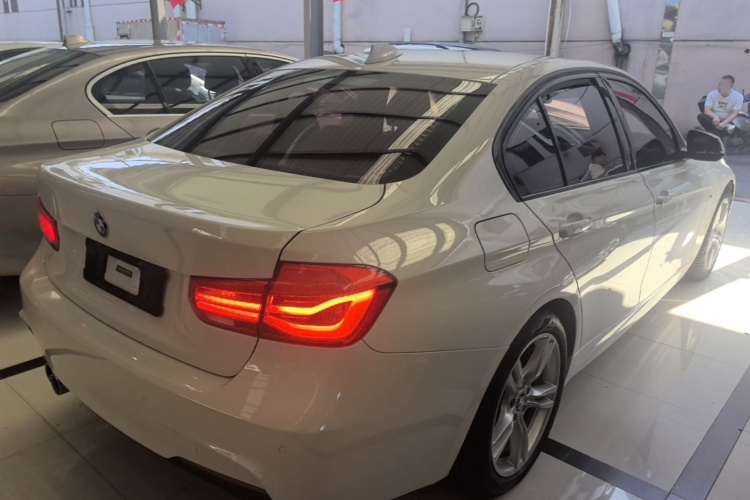 BMW 3 Series 2018 #7 BMW 3 Series 2018 car image #7