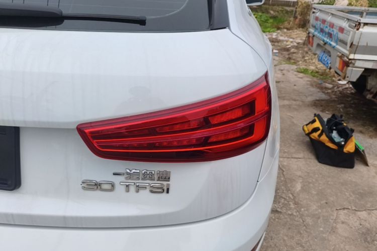 Audi Q3 2019 #8 Audi Q3 2019 car image #8