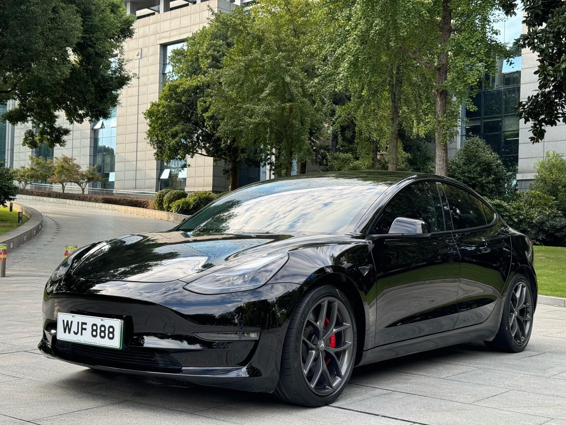 Tesla Model 3 2022 car image 