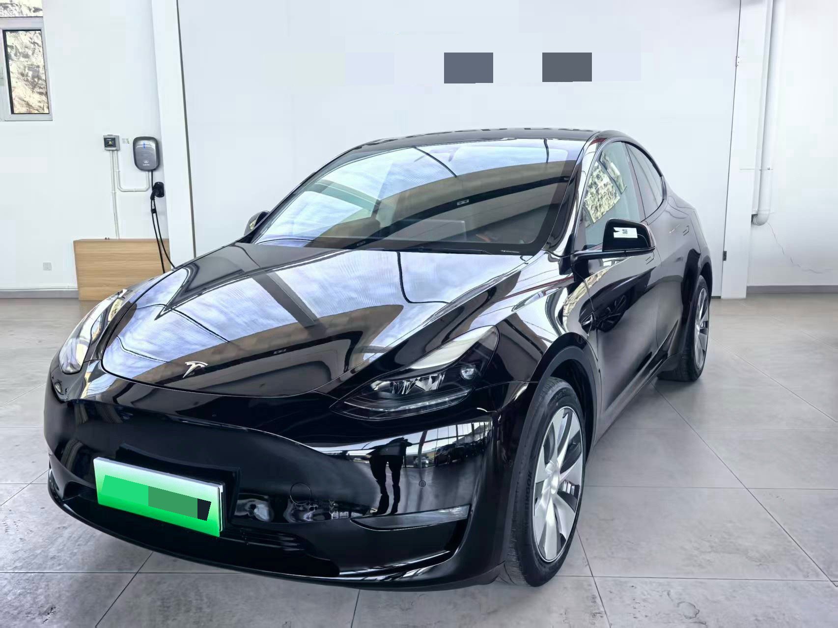 Tesla Model Y 2023 car image 