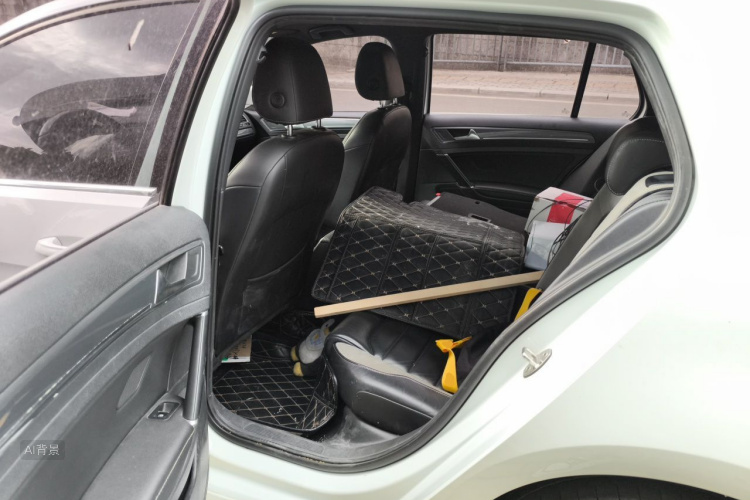 Volkswagen Golf 2018 car image #19