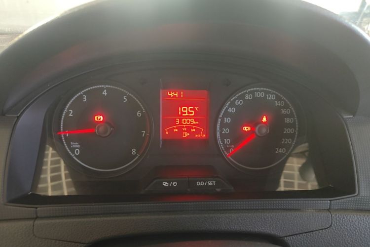 Volkswagen Santana 2016 car image #12