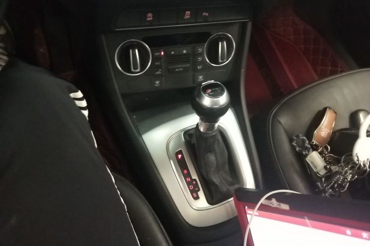 Audi Q3 2018 image de voiture #14