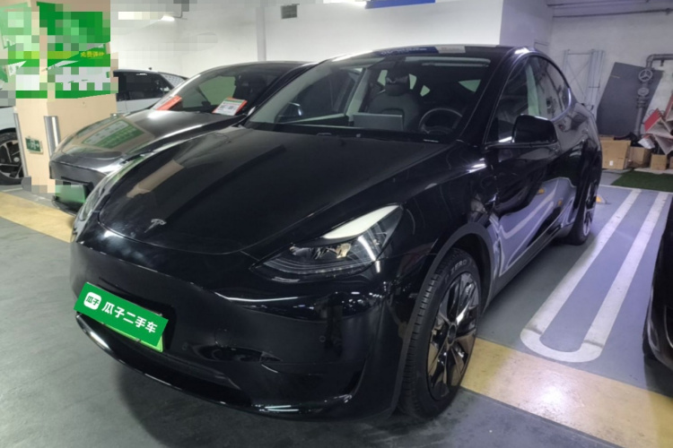 Tesla Model Y 2022 car image #2