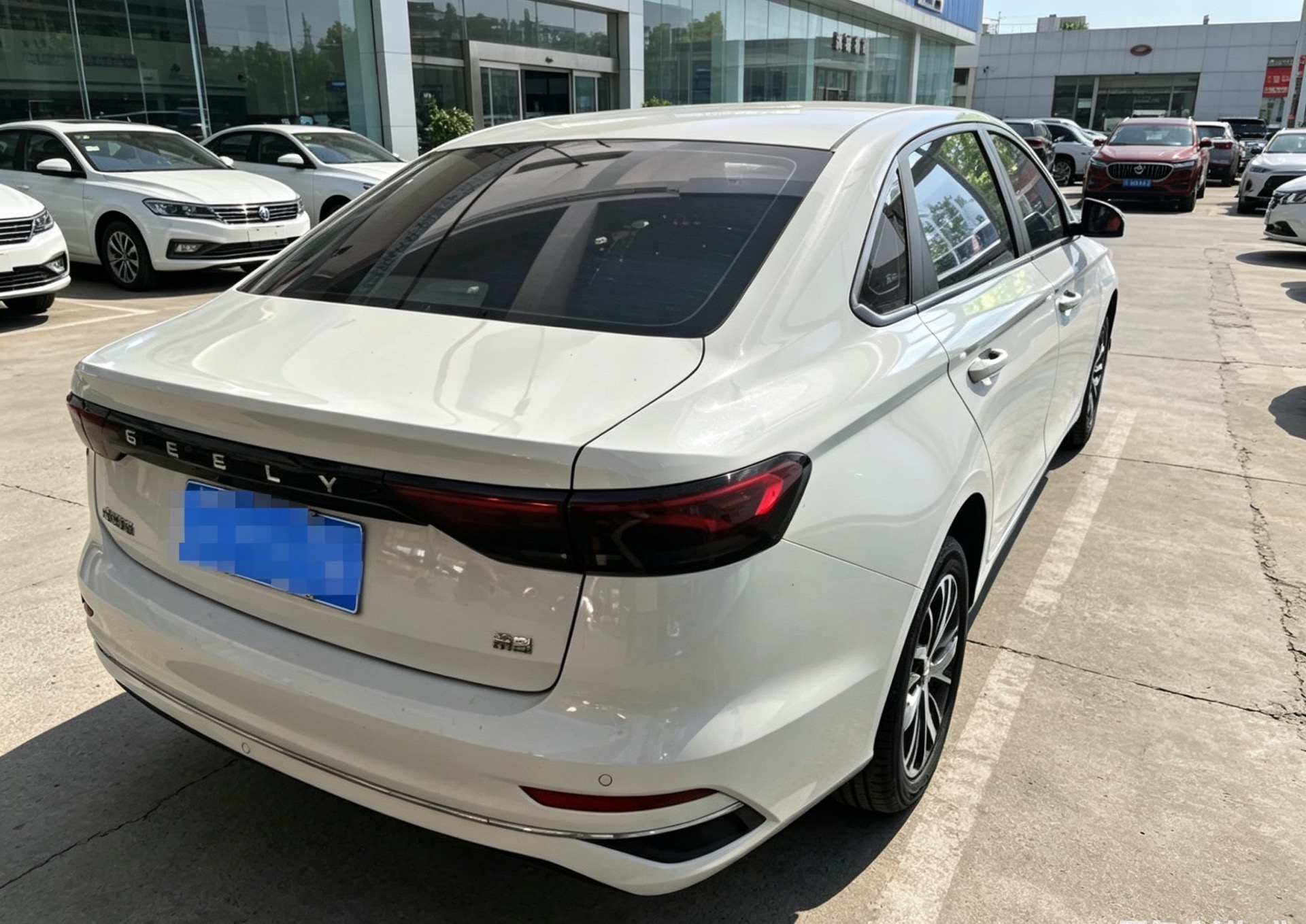 GEELY Emgrand 2025 car image #9