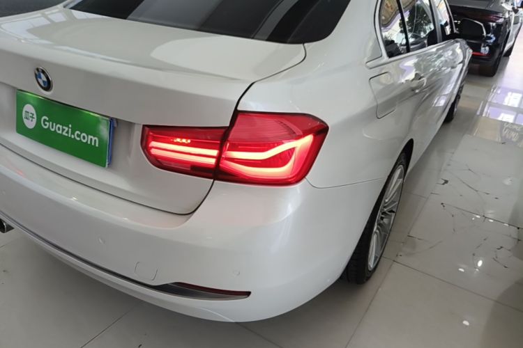 BMW 3 Series 2018 #8 BMW 3 Series 2018 car image #8