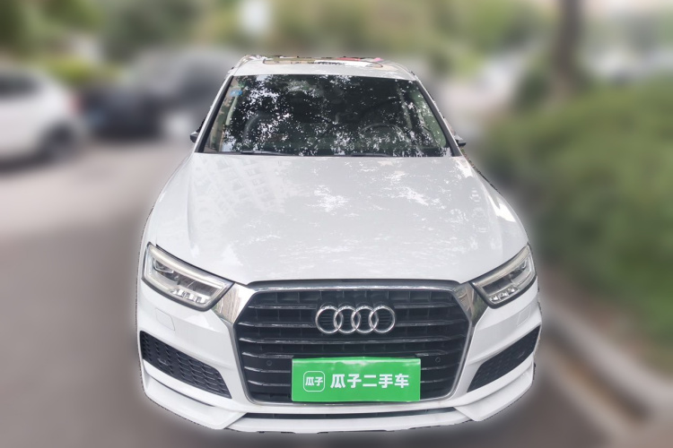 Audi Q3 2019 car image #3