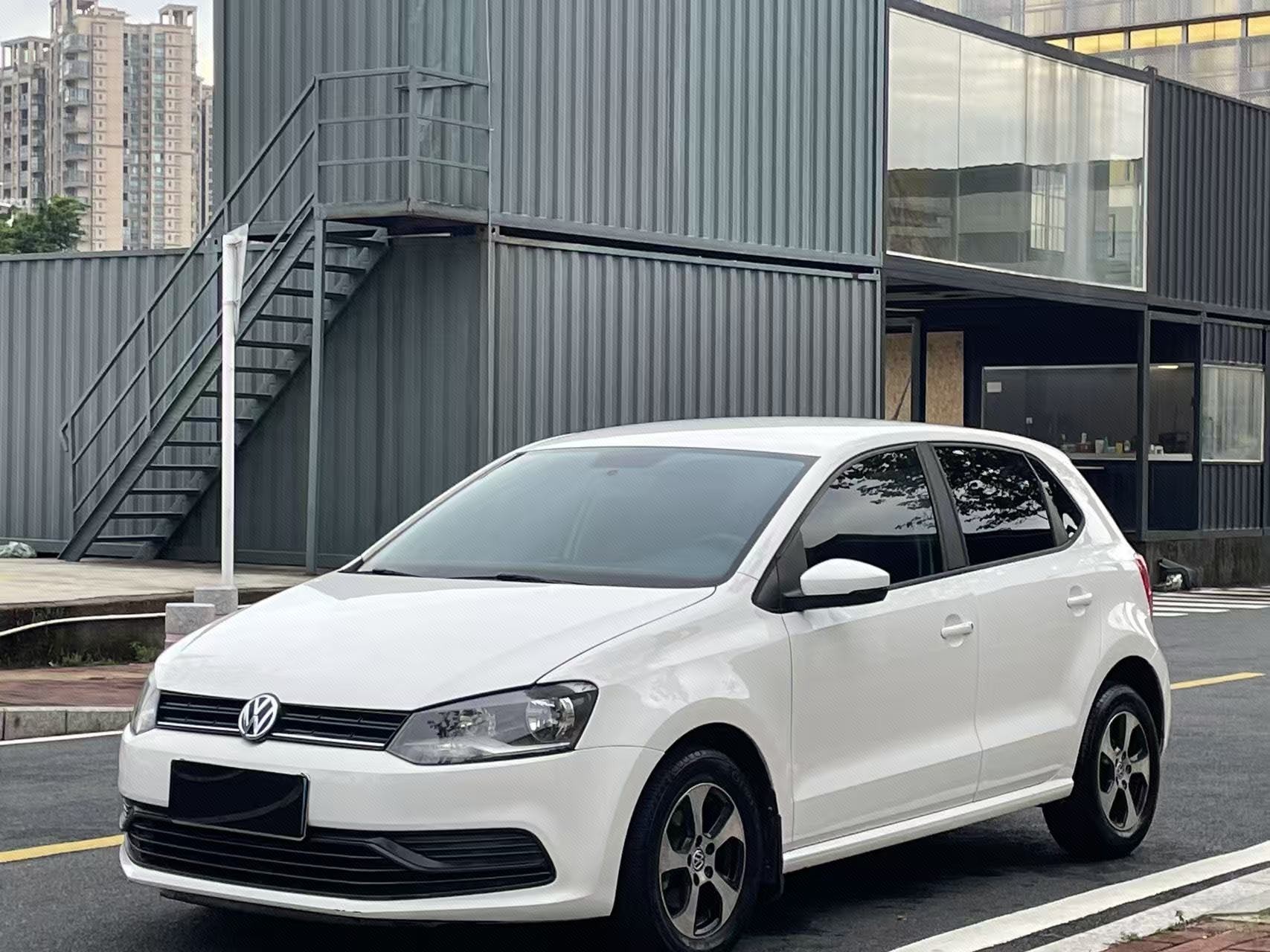 Volkswagen Polo 2017 car image 