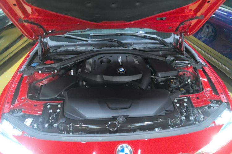 BMW 3 Series 2018 #20 BMW 3 Series 2018 car image #20
