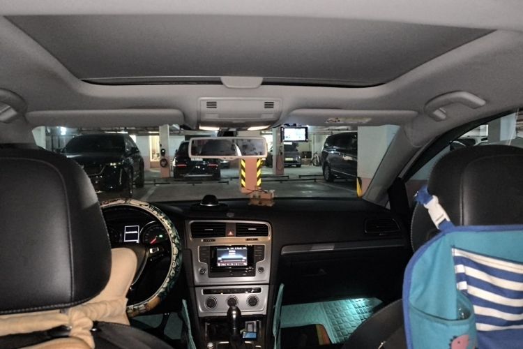 Volkswagen Golf 2016 car image #18