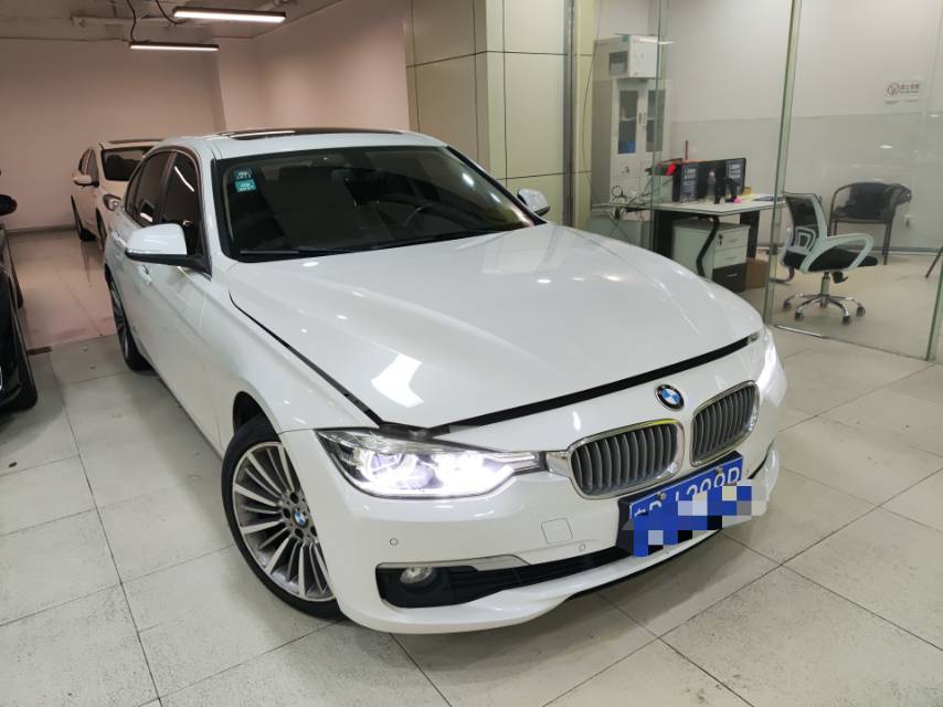 BMW 3 Series 2019 car image #3