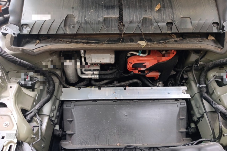 Tesla Model Y 2025 car image #22