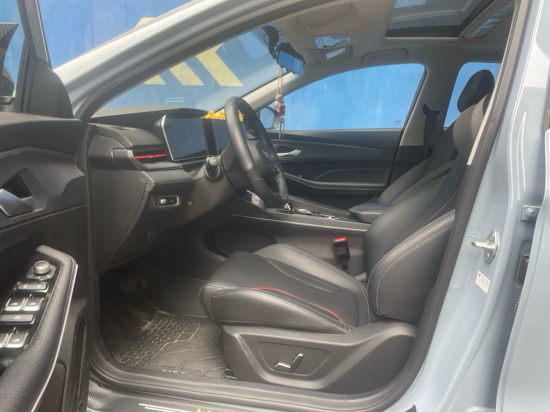 GEELY Binray 2025 car image #2