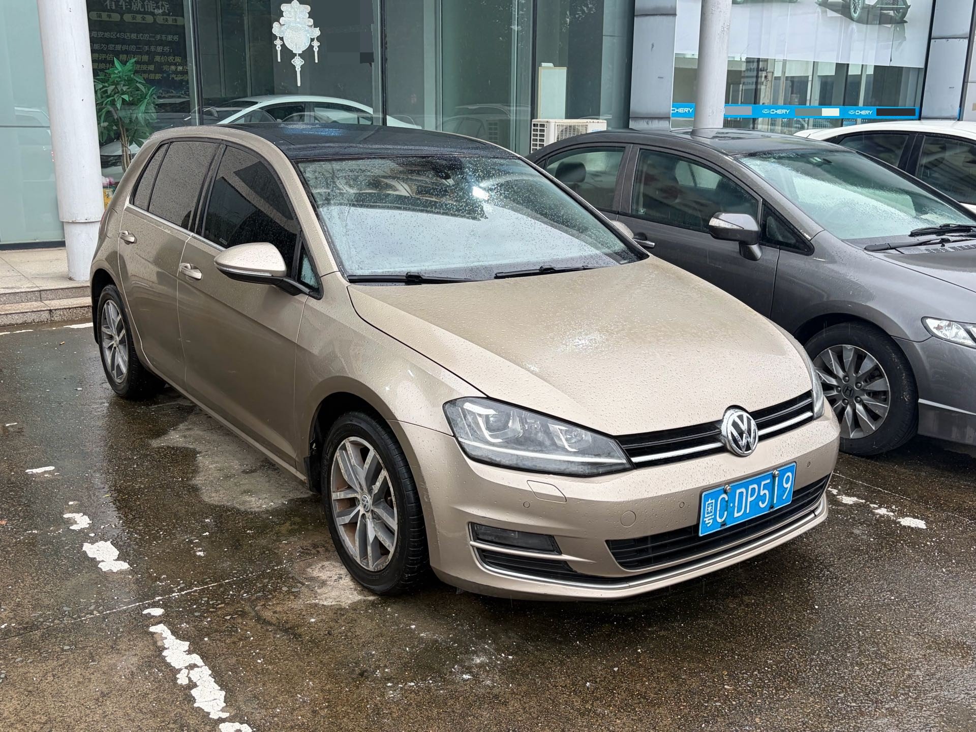 Volkswagen Golf 2014 car image #2