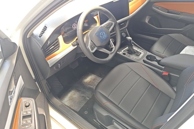 Volkswagen Bora 2026 car image #16