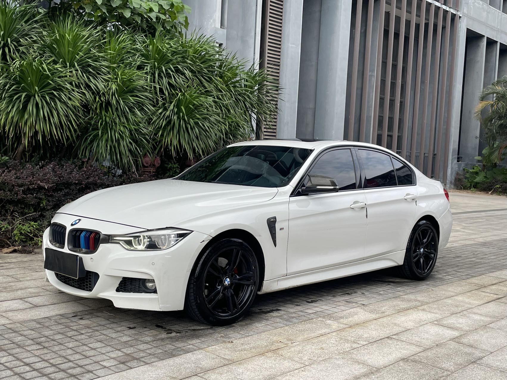 BMW 3 Series 2017 car image 