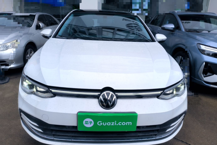 Volkswagen Golf 2022 car image #3