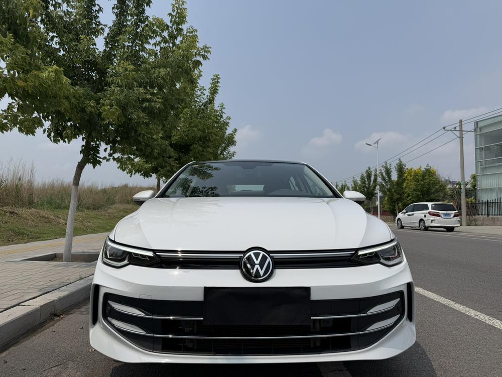 Volkswagen Golf 2025 imagem de carro #2
