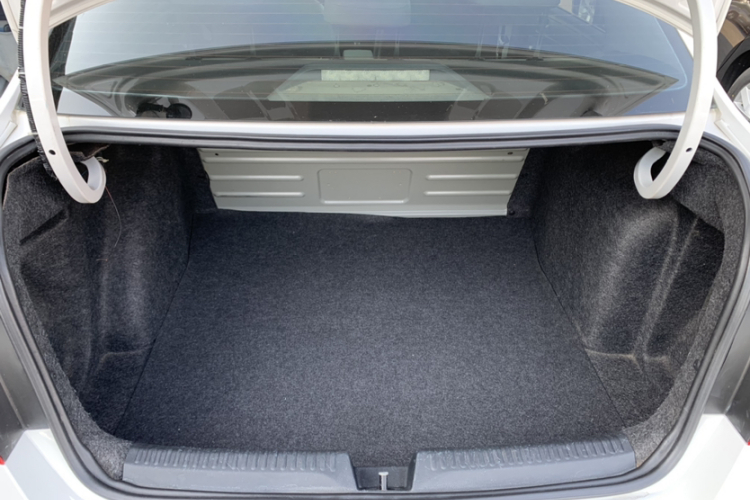 Skoda Rapid 2015 #19 Skoda Rapid 2015 image de voiture #19