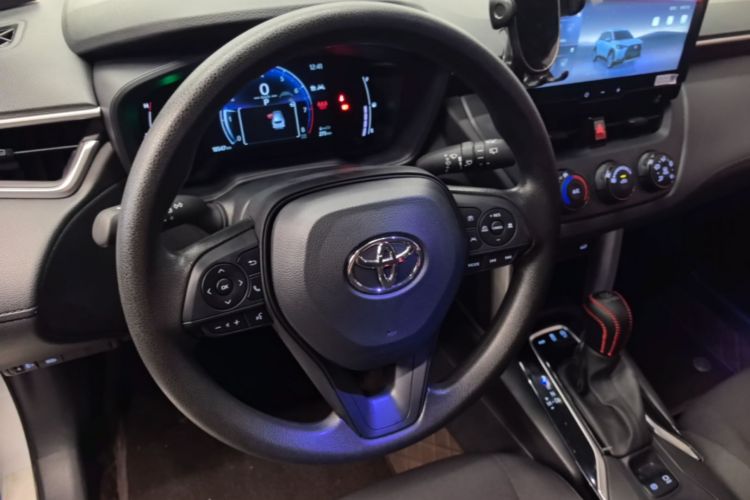 Toyota Corolla Cross 2024 car image #11