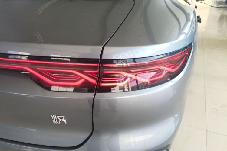 BYD Han 2023 car image #8