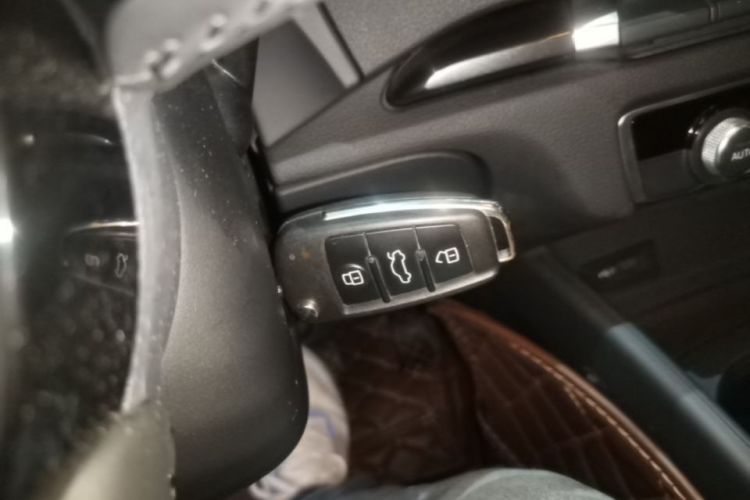 Audi A3 2019 car image #9