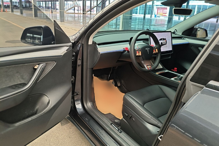 Tesla Model Y 2024 #16 Tesla Model Y 2024 car image #16