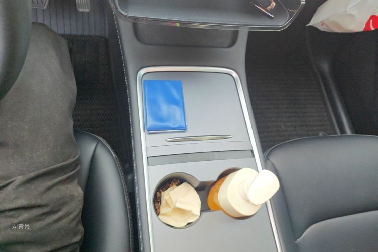 Tesla Model Y 2023 #16 Tesla Model Y 2023 car image #16