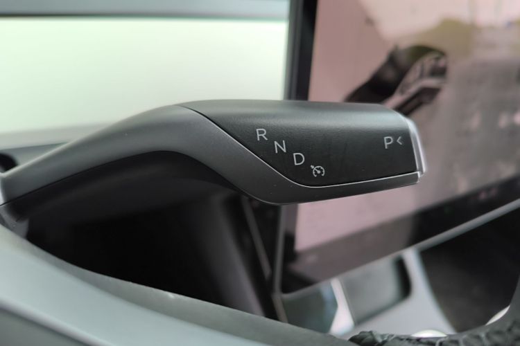 Tesla Model 3 2023 car image #14
