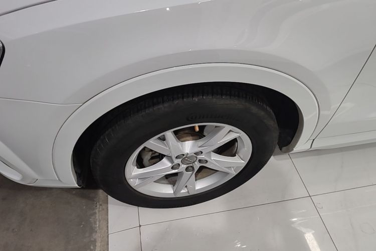 Audi Q3 2017 #9 Audi Q3 2017 car image #9