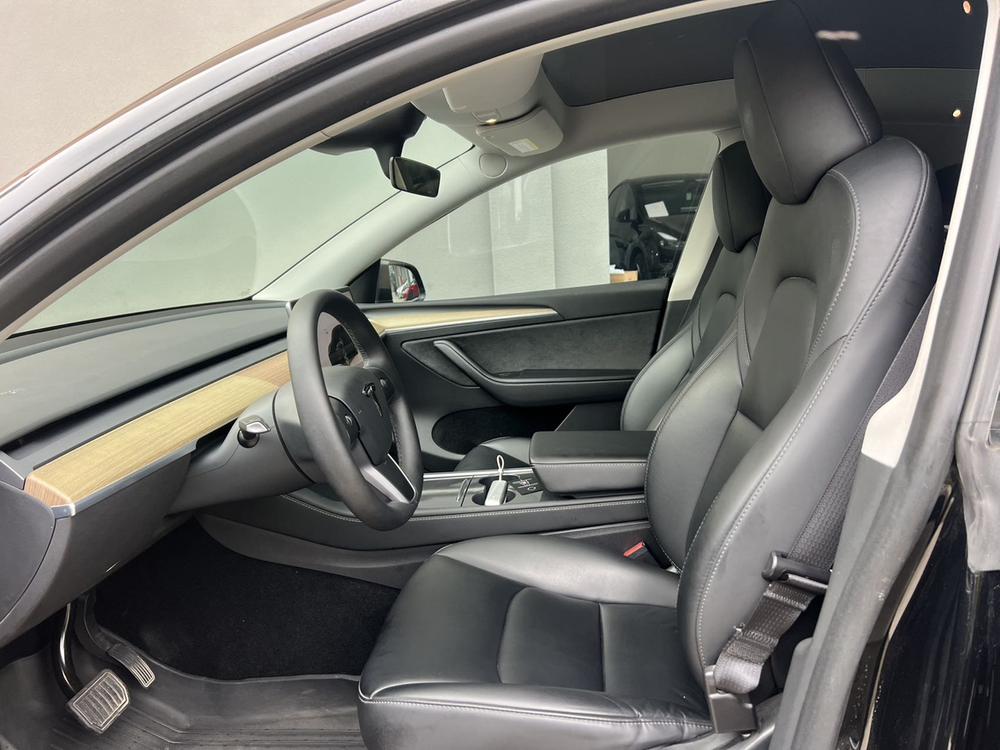 Tesla Model Y 2022 immagine di auto #9