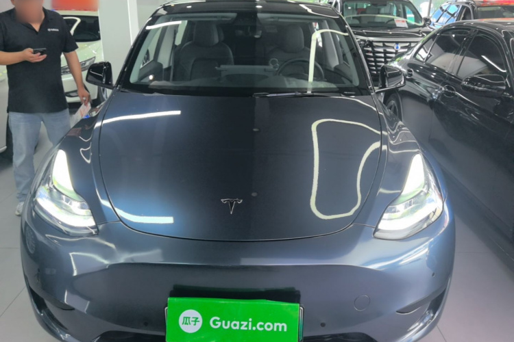 Tesla Model Y 2023 #3 Tesla Model Y 2023 car image #3
