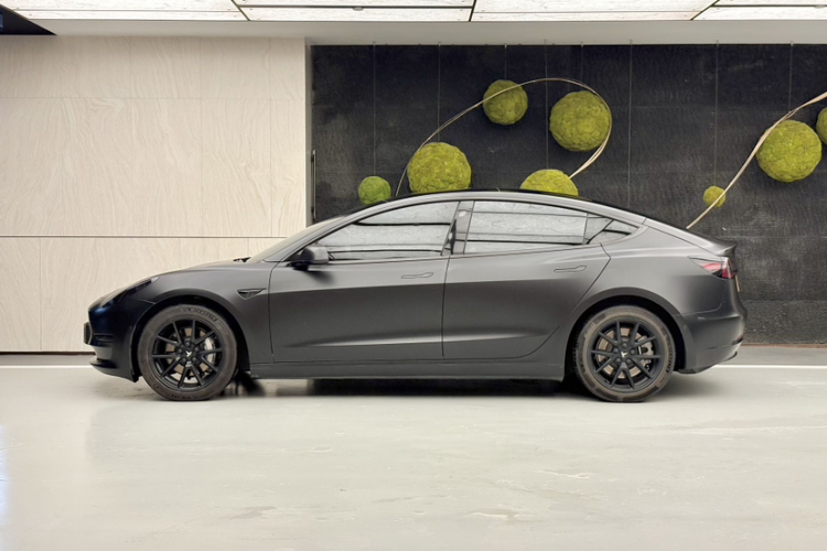 Tesla Model 3 2023 car image #3